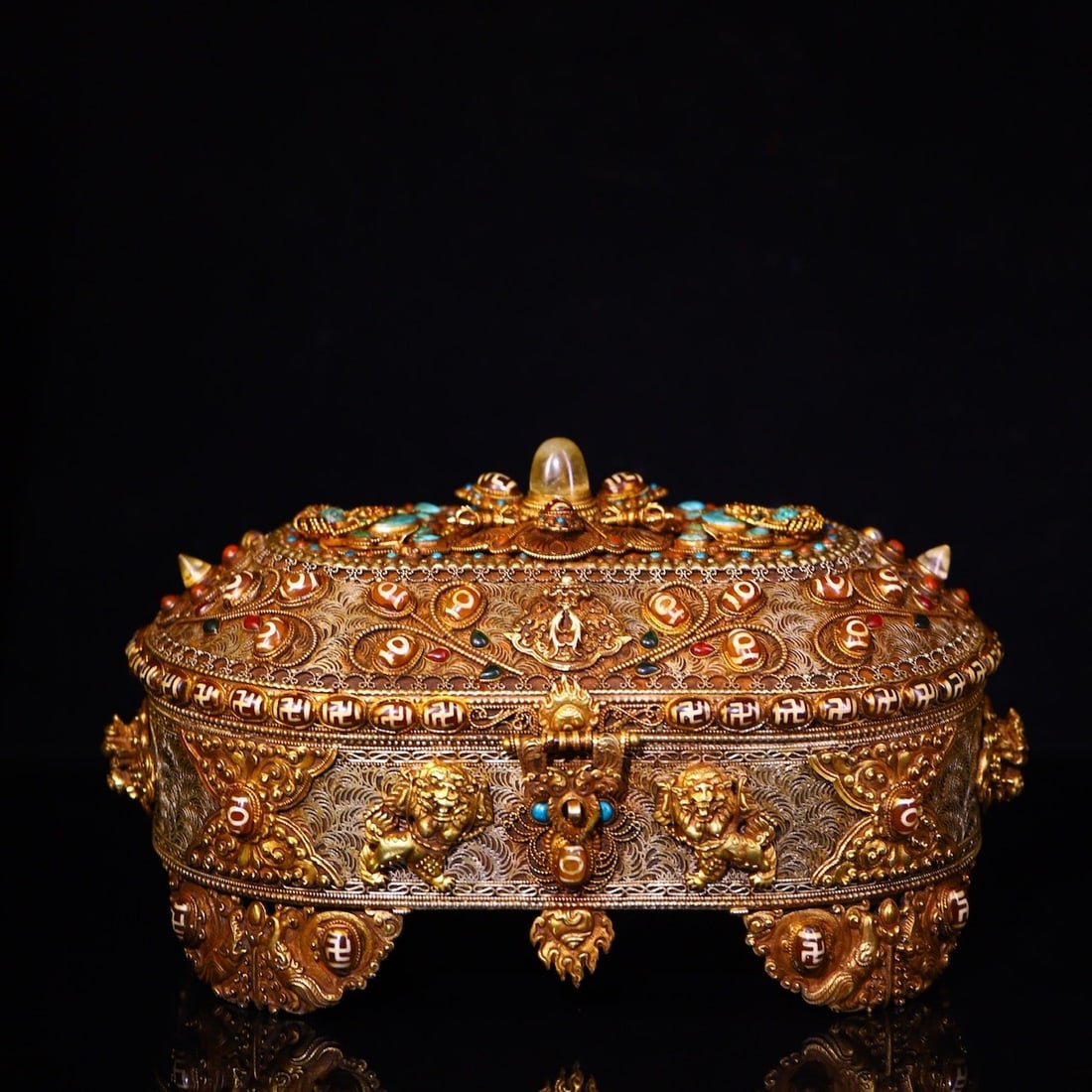 An Exquisite Silver Inlaid Gems Lion Pattern Box (1 of 9)