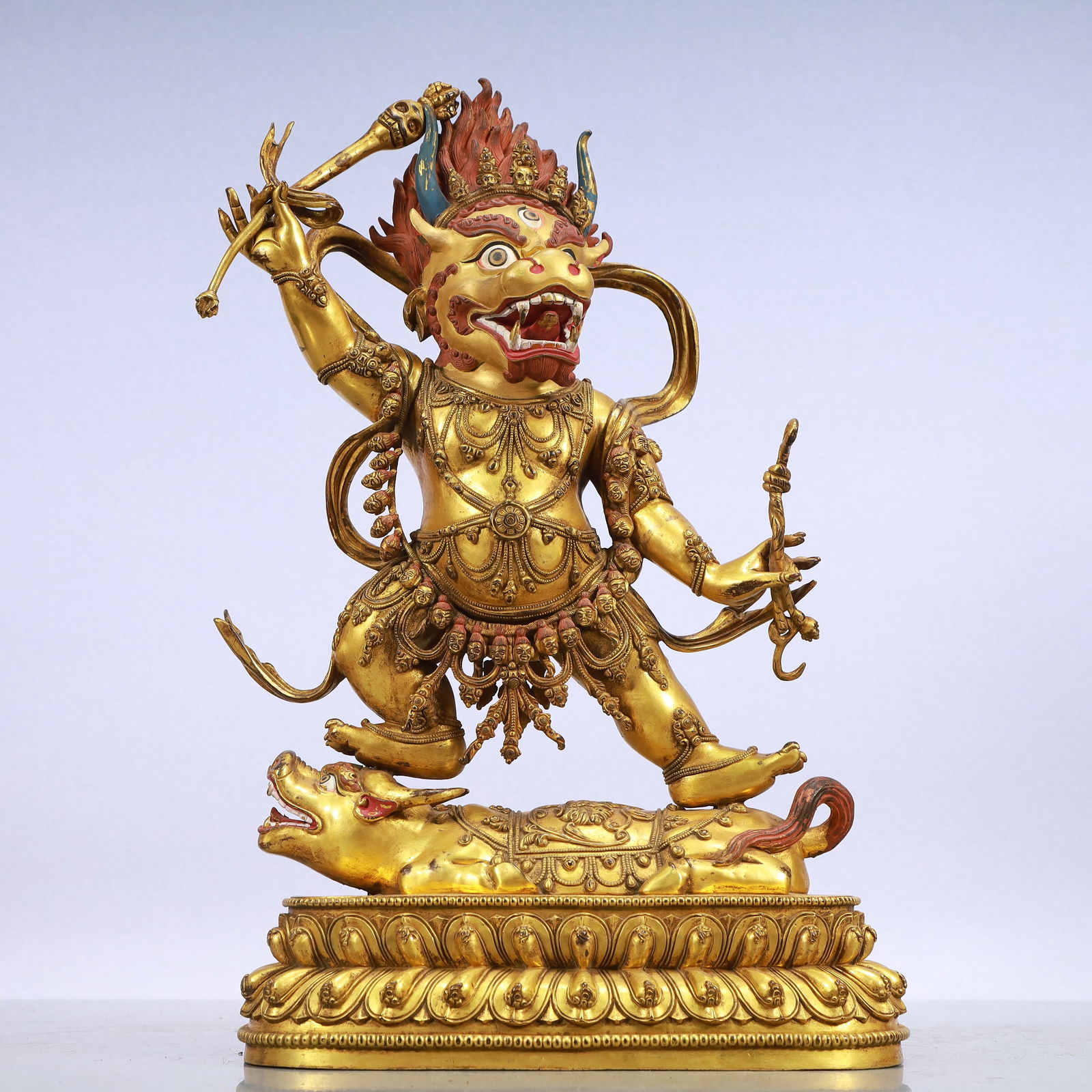 A Exquisite Gilt Bronze Statue of Vajra: A Exquisite Gilt Bronze Statue of Vajra Ming Dynasty, China Yongle Six-character Mark Size:10.2inx5.1inx16.5in Weight:9450g铜鎏金金刚佛像 中国