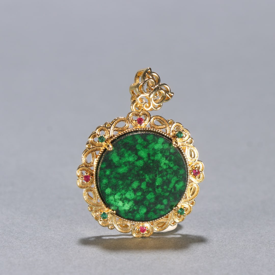 An Exquisite Jadeite Cover with Gold Pendant (1 of 9)