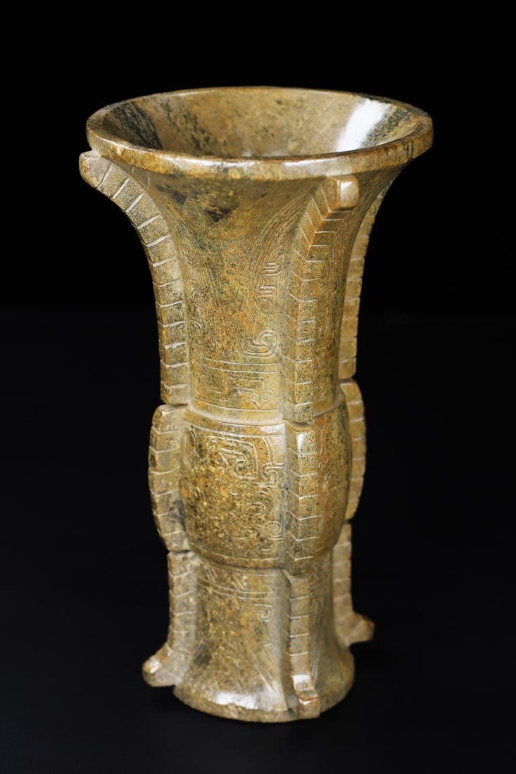 An Exquisite White Jade Dragon Pattern Vase - 8