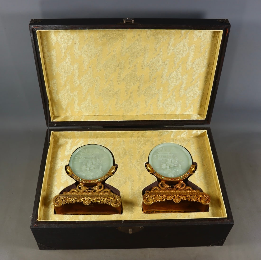 A Pair of Exquisite Gilt Bronze Inlaid White Jade Landscape Pattern Dragon Pattern with poem Screen (1 of 9)