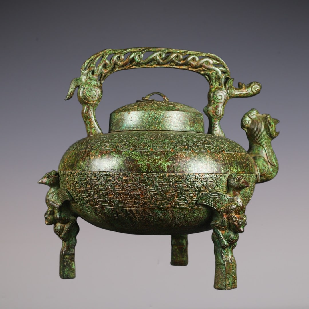 An Exquisite Bronze Phoenix Pattern Tripod Ewer - 6