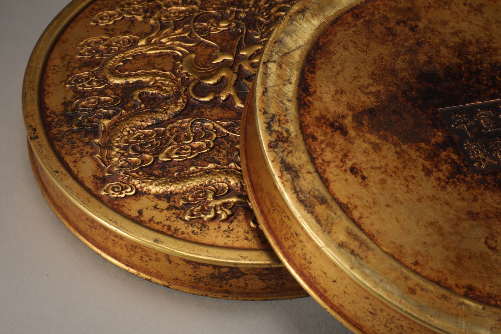 An Exquisite Gilt Bronze Dragon Pattern Box - 8