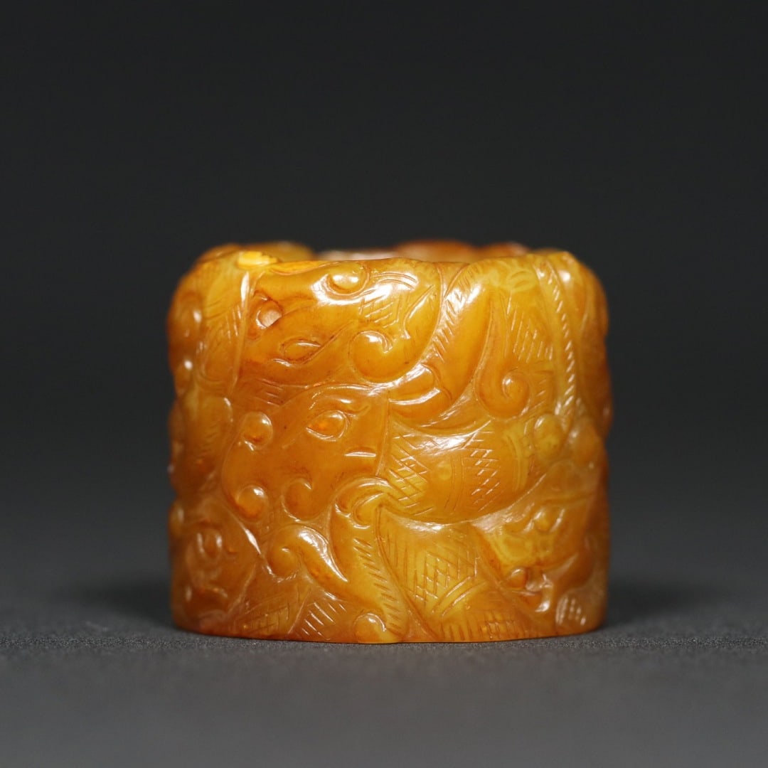 An Exquisite White Jade Dragon Pattern Ring - 3