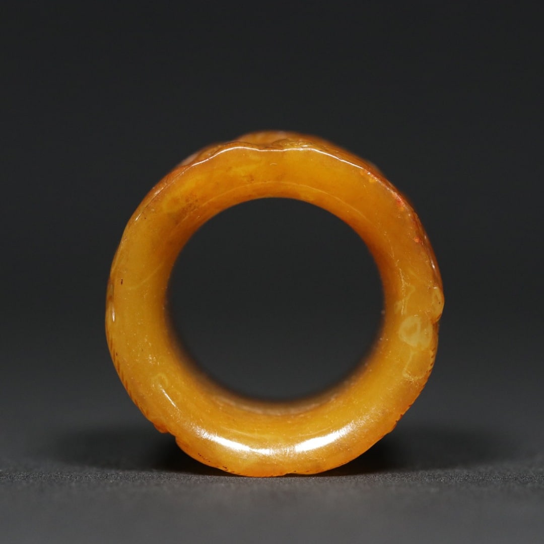 An Exquisite White Jade Dragon Pattern Ring - 5