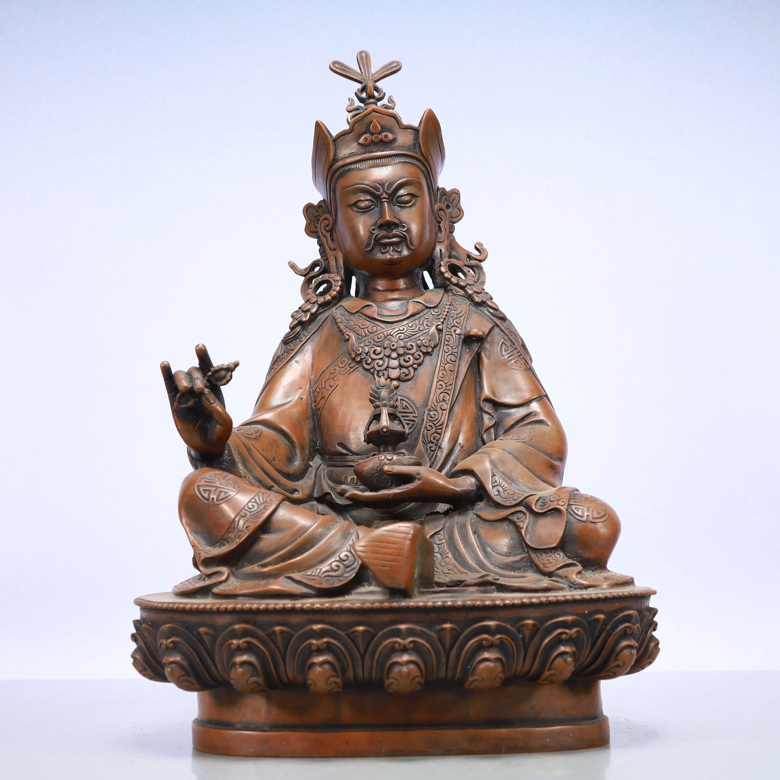 A Exquisite Coppery Statue of Guru (1 of 10)