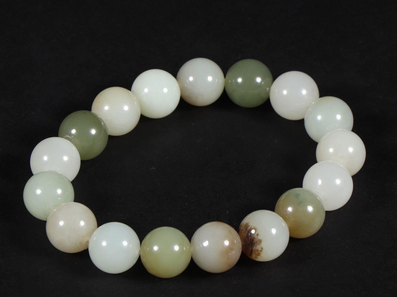 An Exquisite White Jade Bracelets - 2