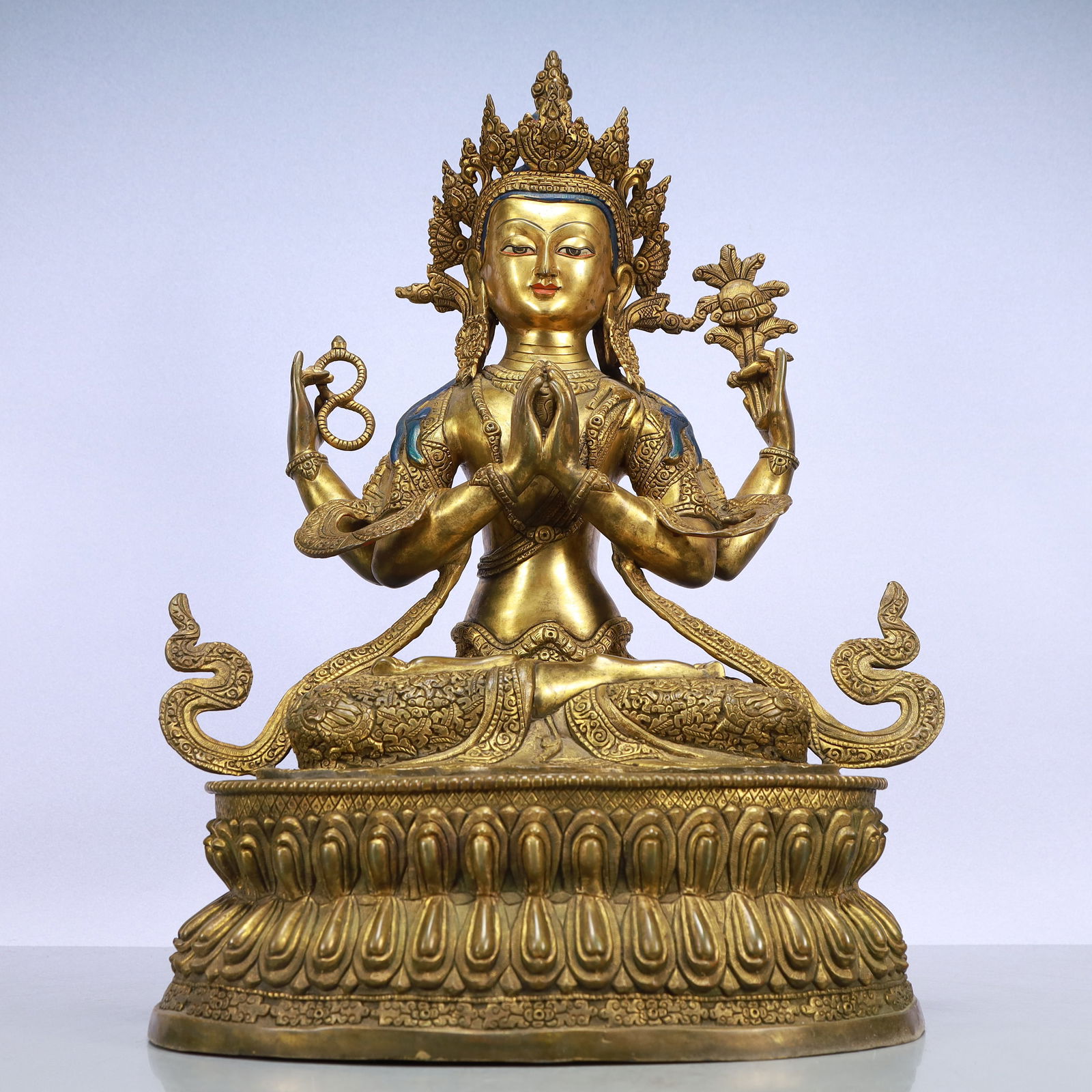 A Exquisite Gilt Bronze Statue of Avalokitesvara: A Exquisite Gilt Bronze Statue of Avalokitesvara Ming Dynasty, China Size:12.6inx10.2inx19.3in Weight:12800g铜鎏金观音佛像 中国明代 Si