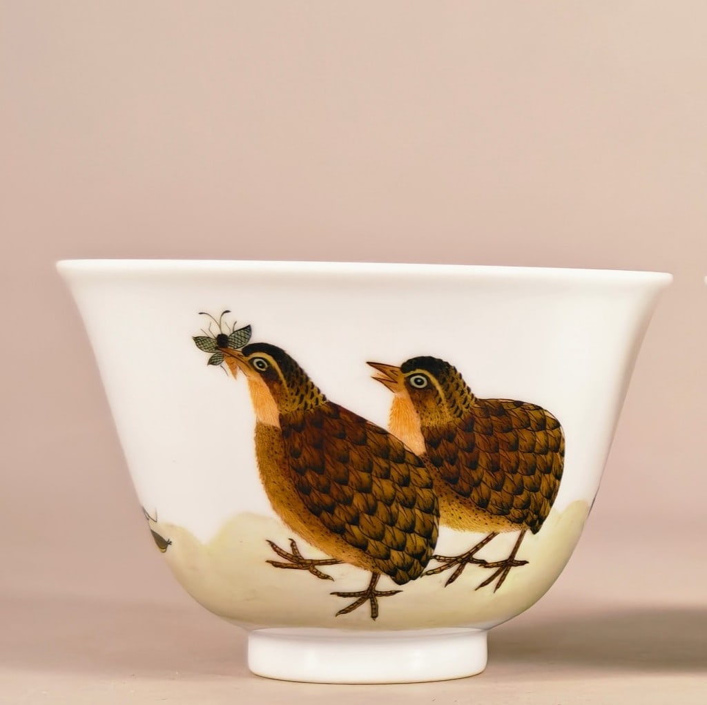 An Exquisite Famille-Rose Flower and Bird Pattern Cup: An Exquisite Famille-Rose Flower and Bird Pattern Cup Qing Dynasty, China Yongzheng Six-character Mark Size:2.4inx3.6in粉彩鹌鹑虫草纹铃铛杯