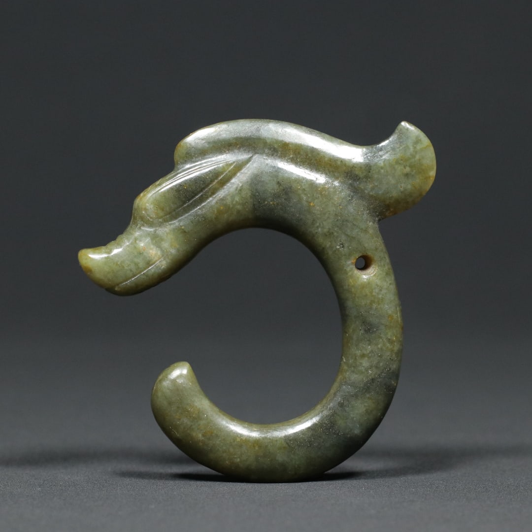 An Exquisite White Jade 'Boar& Dragon' Pendant (1 of 9)