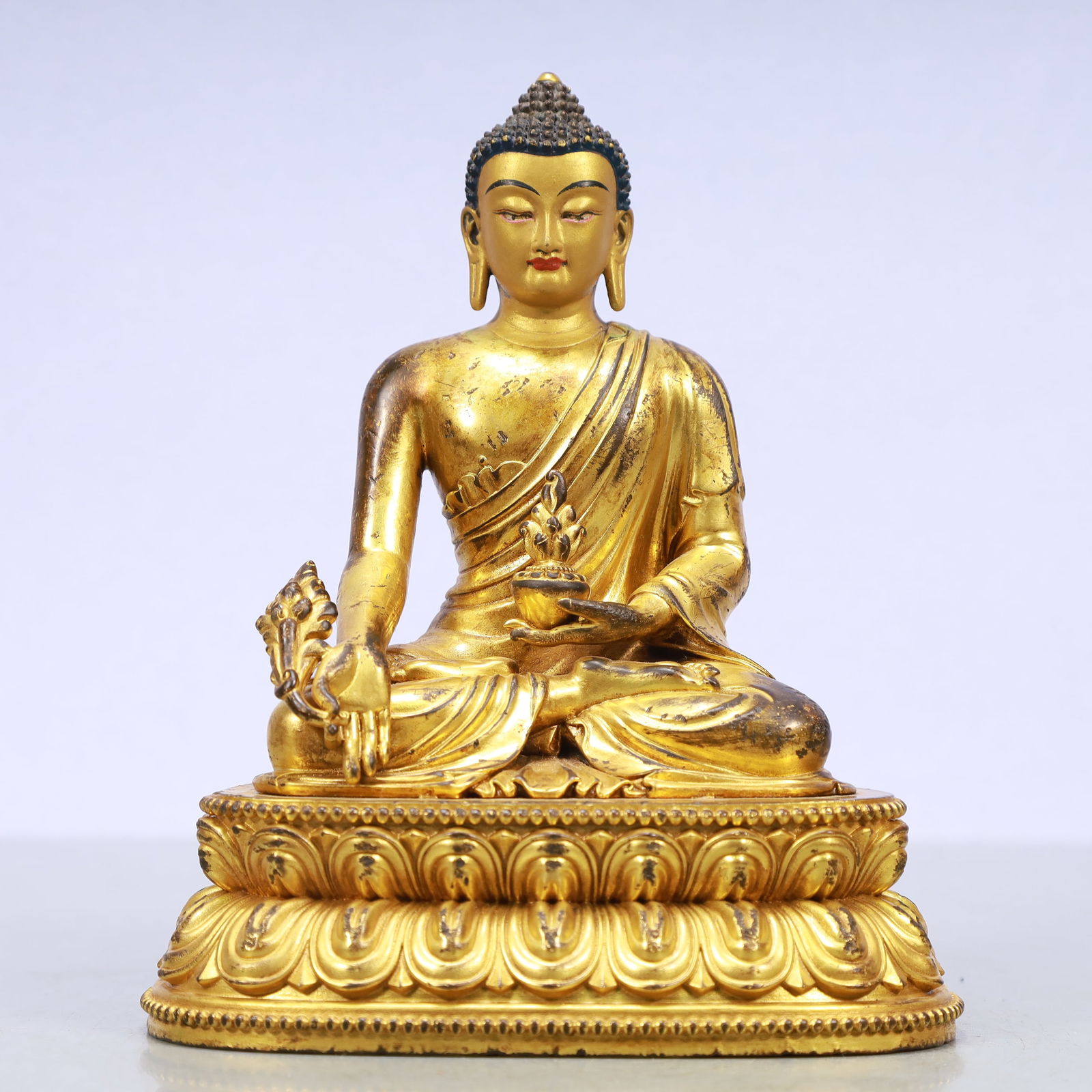 A Exquisite Gilt Bronze Statue of Sakyamuni (1 of 9)