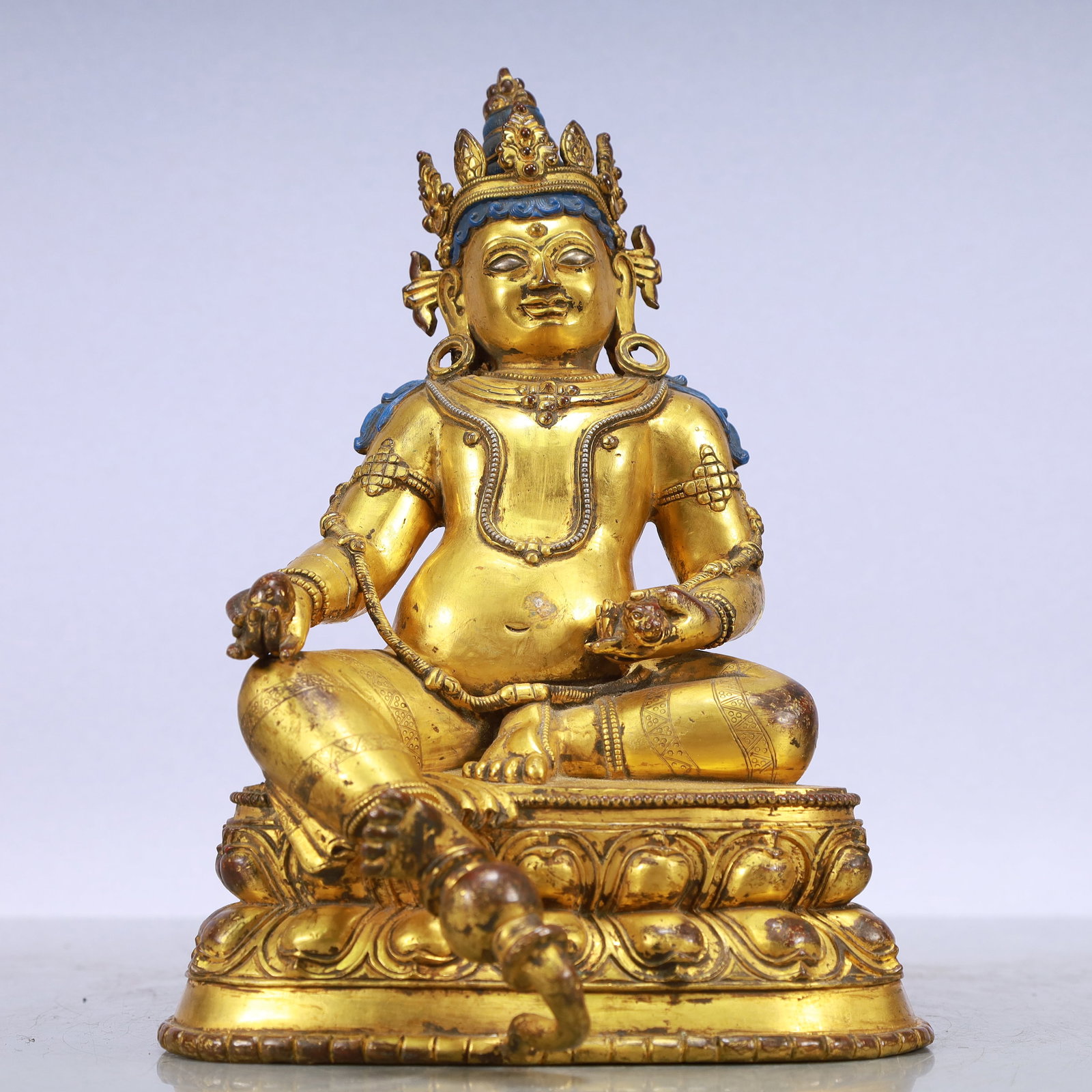 A Exquisite Gilt Bronze Statue of Mammon: A Exquisite Gilt Bronze Statue of Mammon Ming Dynasty, China Yongle Six-character Mark Size:7.9inx7.1inx10.6in Weight:5150g铜鎏金财神佛像 中国