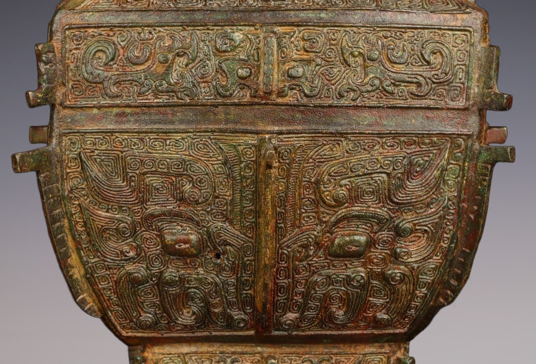 An Exquisite Bronze Beast-Face Pattern Ewer - 3