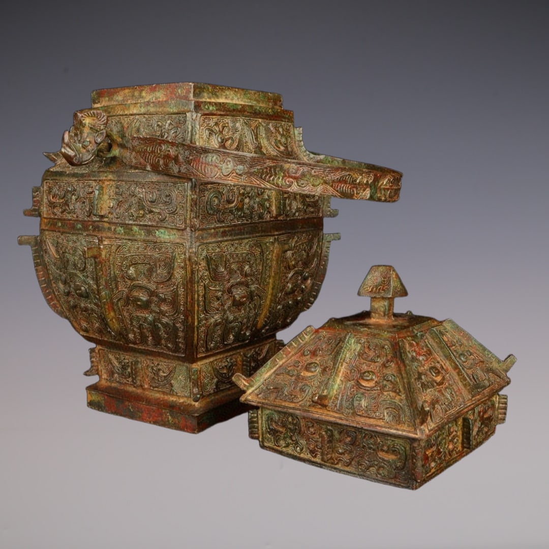 An Exquisite Bronze Beast-Face Pattern Ewer - 7