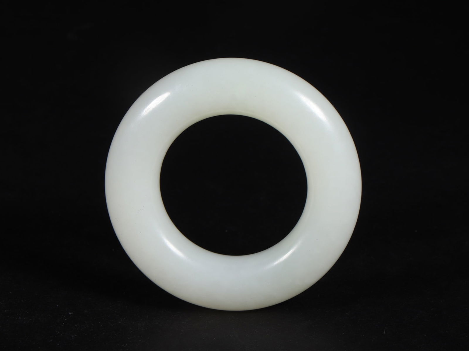 An Exquisite White Jade Ornament (1 of 10)