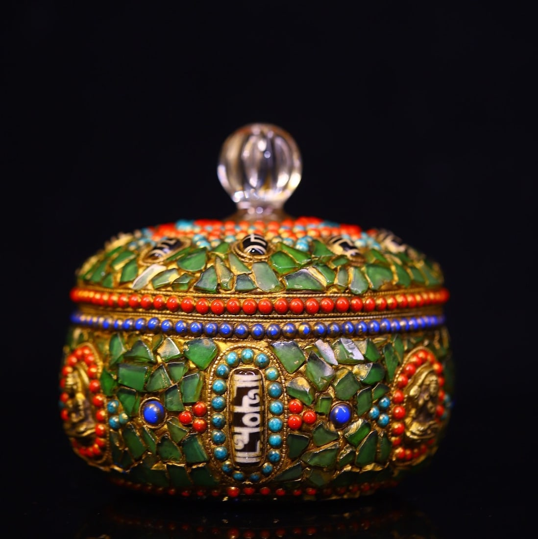 An Exquisite Crystal Inlaid Gems Jar: An Exquisite Crystal Inlaid Gems Jar Qing Dynasty, China Size:4.7inx4.7in Weight:1280g水晶镶嵌天珠宝石宝罐 中国清代