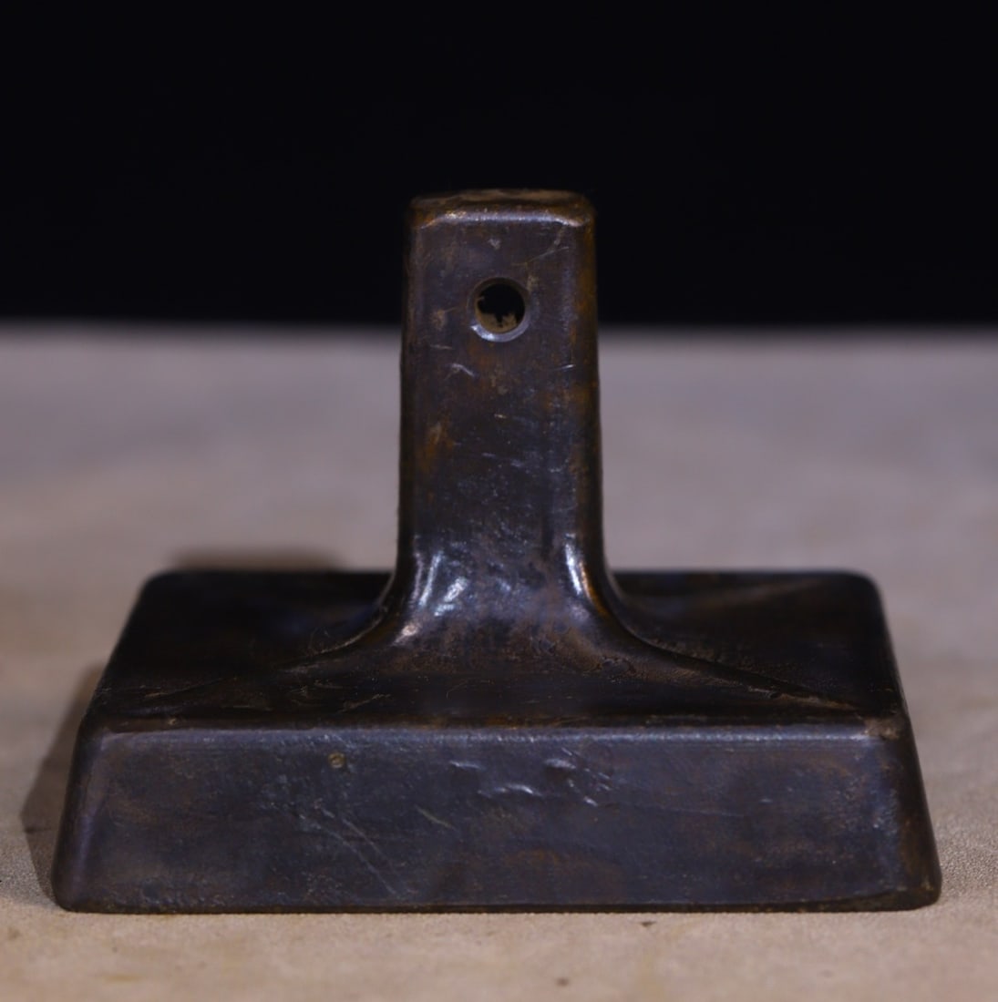 An Exquisite Bronze Buddha Statue Pattern Ornament (1 of 9)