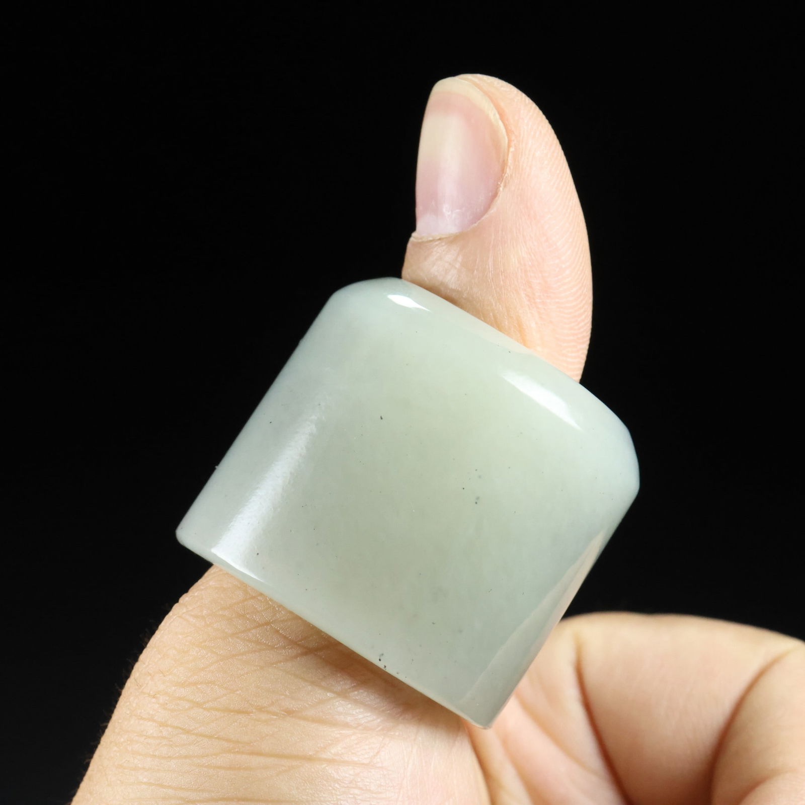 An Exquisite White Jade Ring - 9