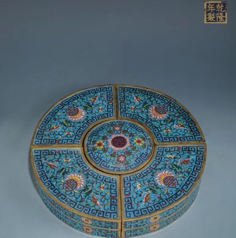 A Set of Fine Cloisonne Bats and Peach Pattern Lotus Pattern Box (1 of 9)