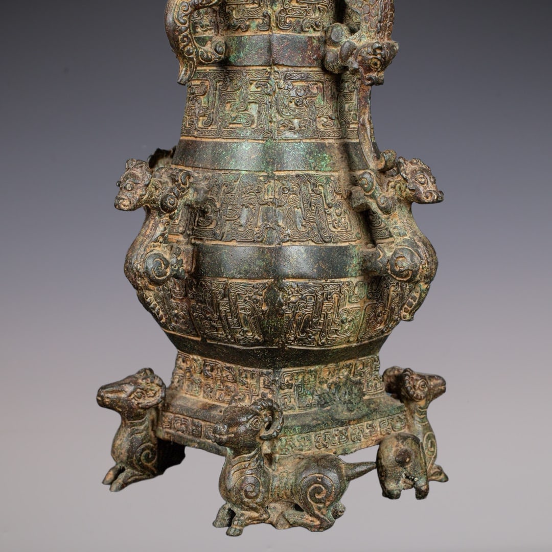 An Exquisite Bronze Beast-Face Pattern Vase - 4