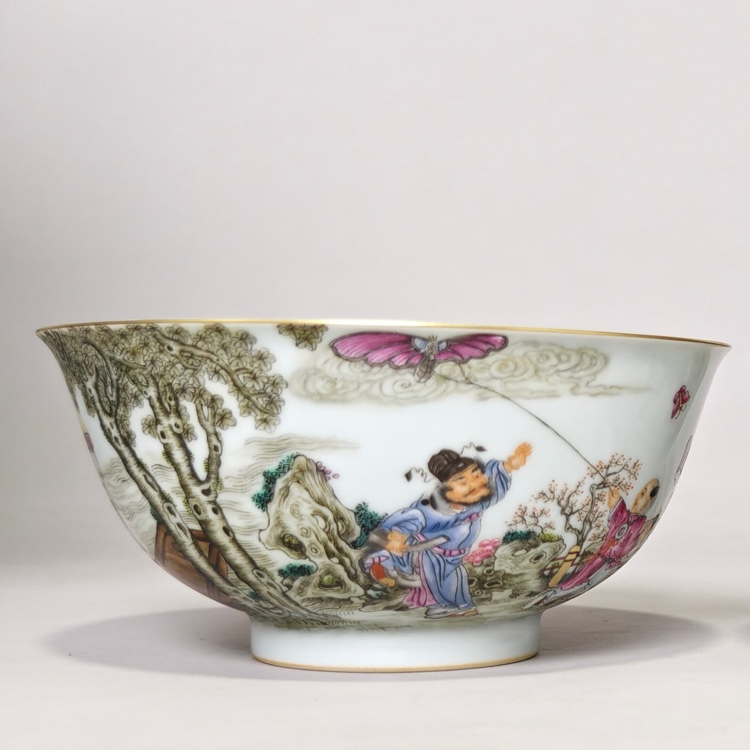 An Exquisite Famille-Rose Blue and White Character and Story Pattern Dragon Pattern Bowl (1 of 6)