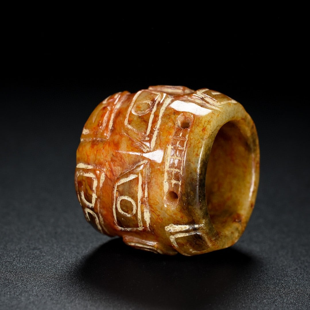 An Exquisite White Jade Beast-Face Pattern Ring - 5