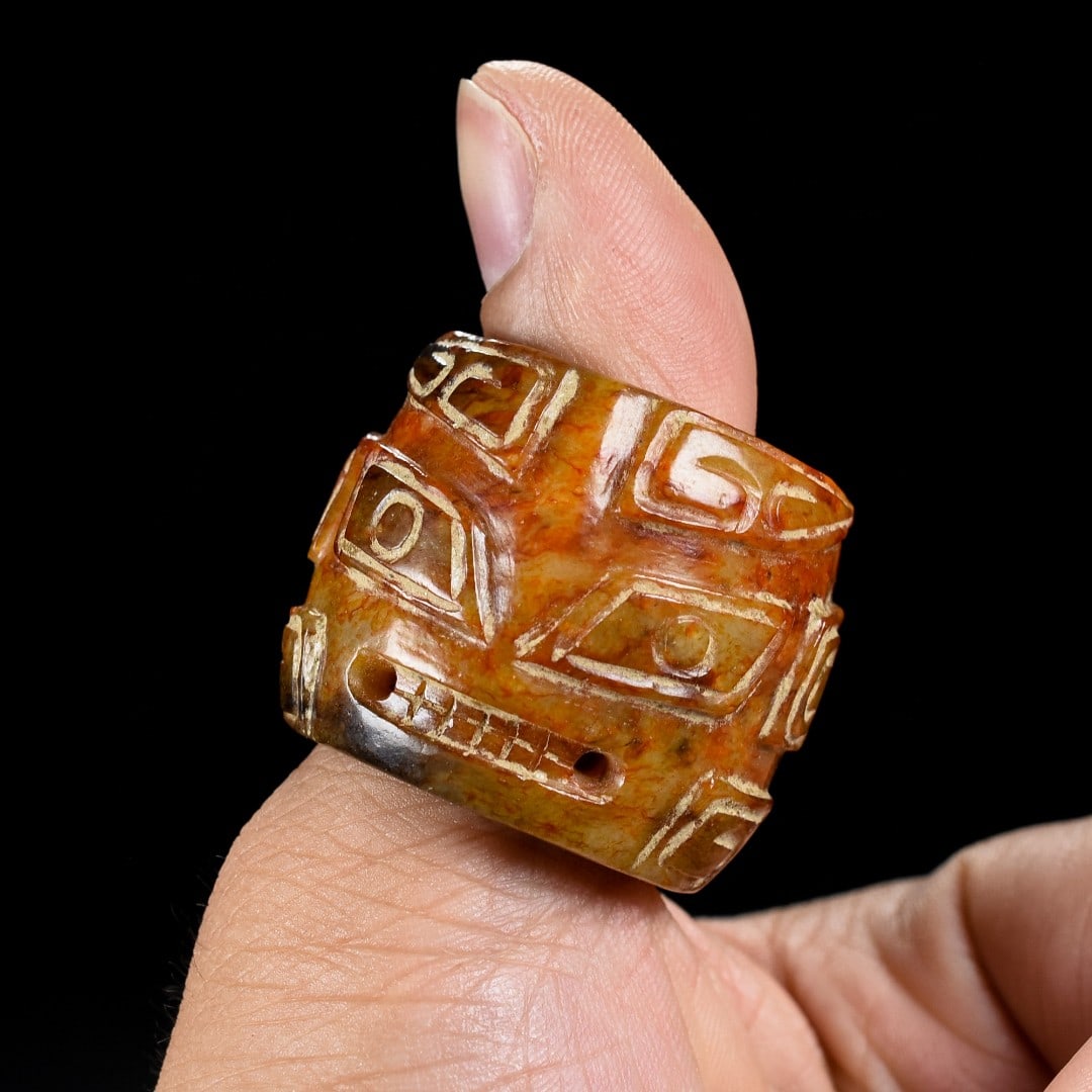 An Exquisite White Jade Beast-Face Pattern Ring - 9