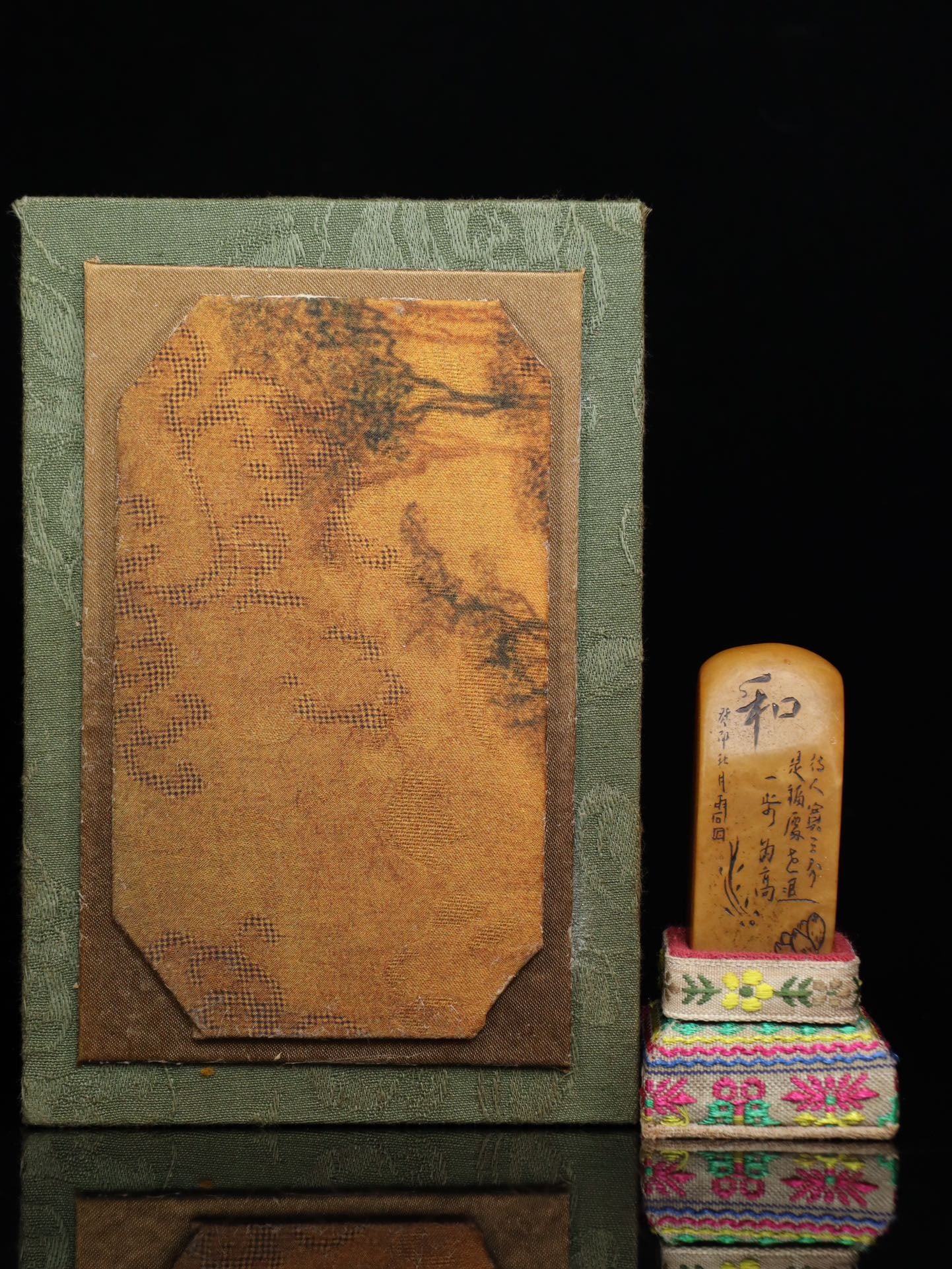 An Exquisite Tianhuang Stone Flower Pattern with poem Seal Ornament: An Exquisite Tianhuang Stone Flower Pattern with poem Seal Ornament Qing Dynasty, China Size:2.1inx0.9inx0.9in Weight:65g田黄石印章摆件