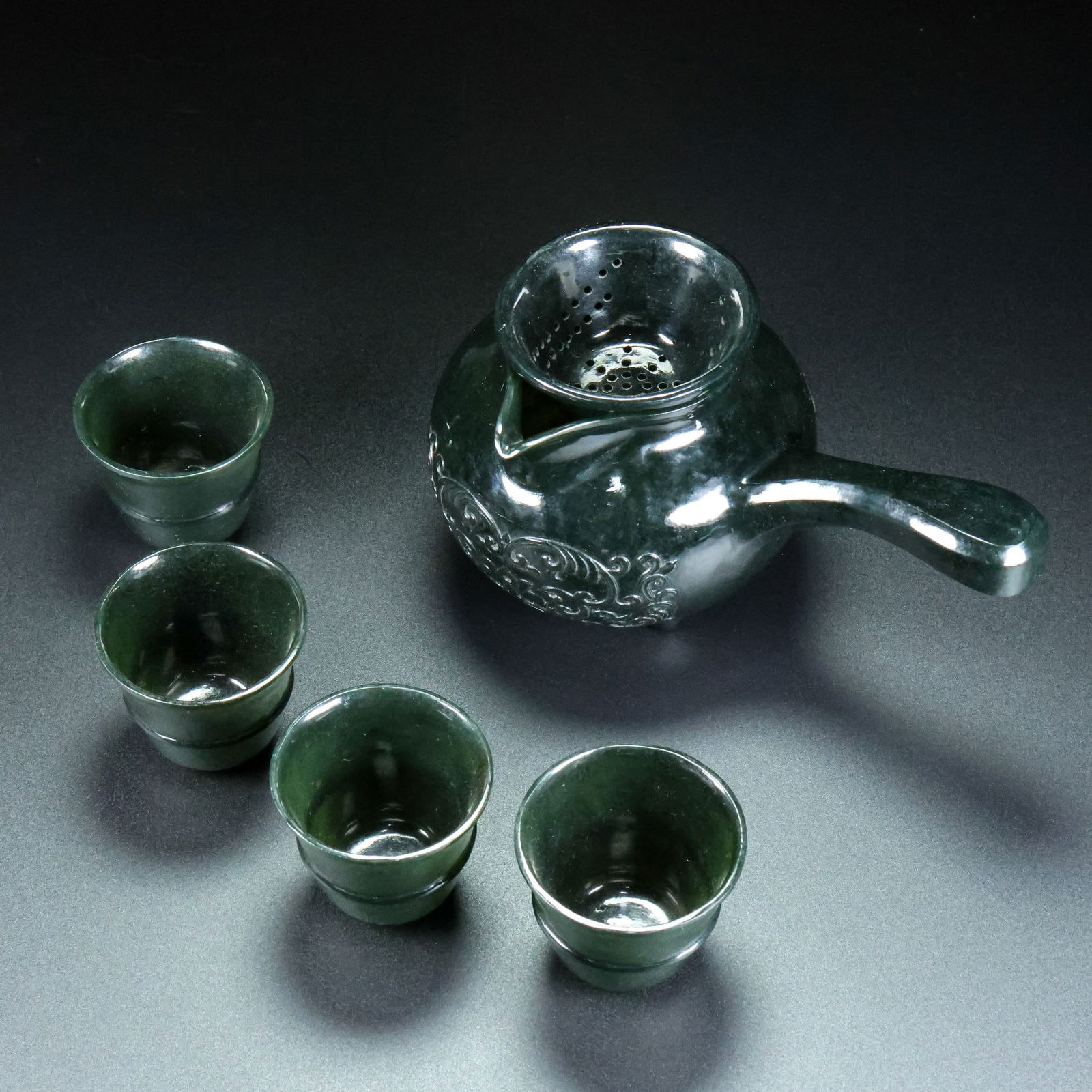 A Set of Fine Jasper Lotus Pattern Teapot Cup (1 of 9)