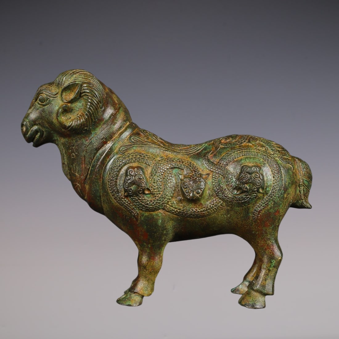 An Exquisite Bronze Sheep Ornament (1 of 9)