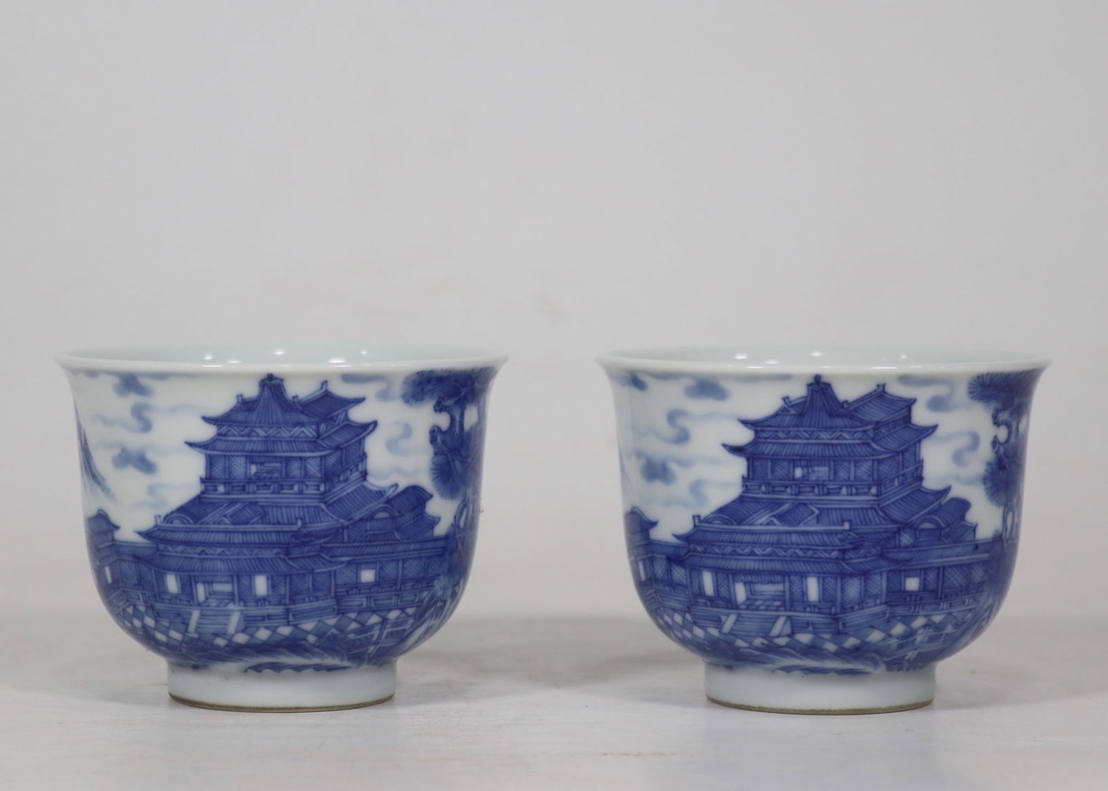 A Pair of Exquisite Blue and White Landscape Pattern Cup (1 of 9)