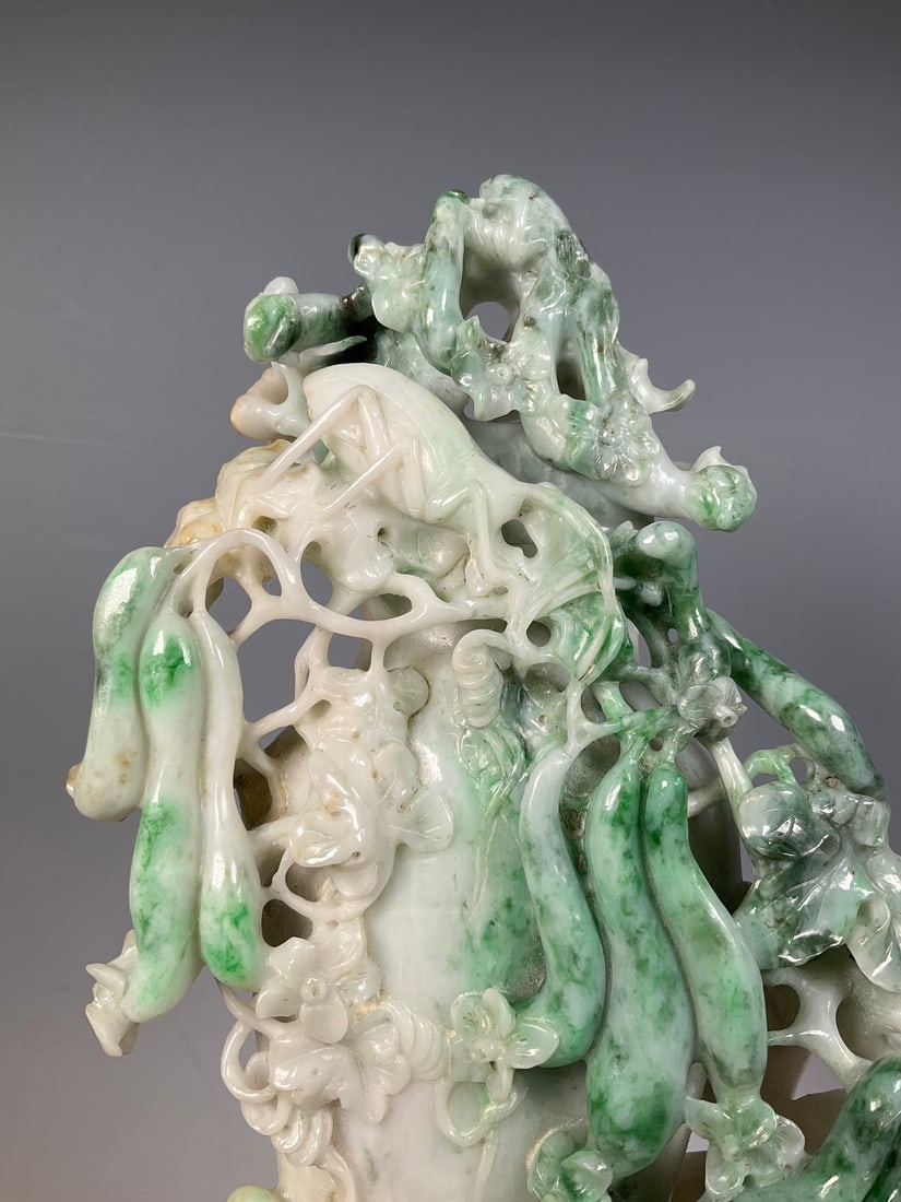 An Exquisite Jadeite Auspicious Beast Pattern Melon and Fruit Pattern Vase - 2