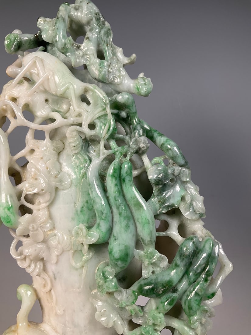An Exquisite Jadeite Auspicious Beast Pattern Melon and Fruit Pattern Vase - 5