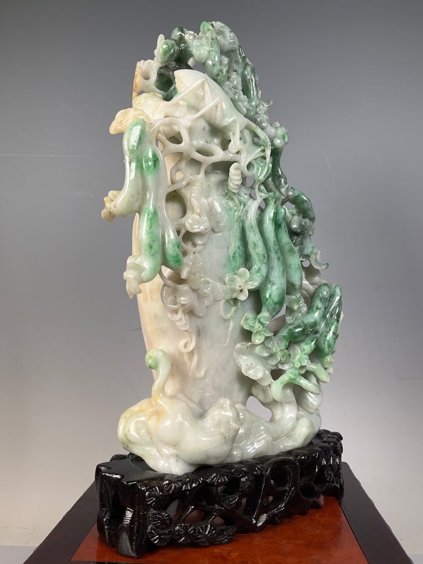 An Exquisite Jadeite Auspicious Beast Pattern Melon and Fruit Pattern Vase - 6