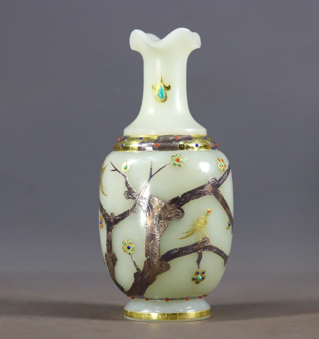An Exquisite White Jade Gold and Silver Inlaid Gems Flower and Bird Pattern Vase - 7