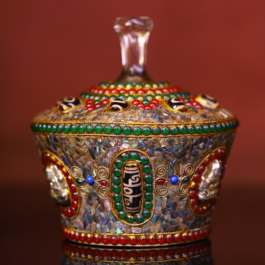 An Exquisite Crystal Inlaid Gems Jar: An Exquisite Crystal Inlaid Gems Jar Qing Dynasty, China Size:5.1inx4.7in Weight:850g水晶镶嵌天珠宝石宝罐 中国清代 S