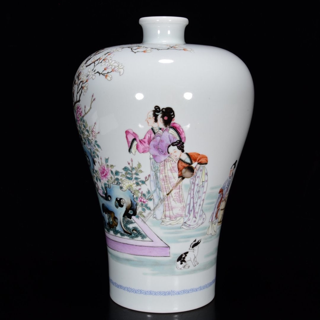 A Rare Famille-Rose Flower and Woman Pattern Vase: A Rare Famille-Rose Flower and Woman Pattern Vase,Qing Dynasty, China,Yongzheng Six-character Mark,Size:12.2inx7.5in 粉彩花卉仕女纹瓶,中国&#