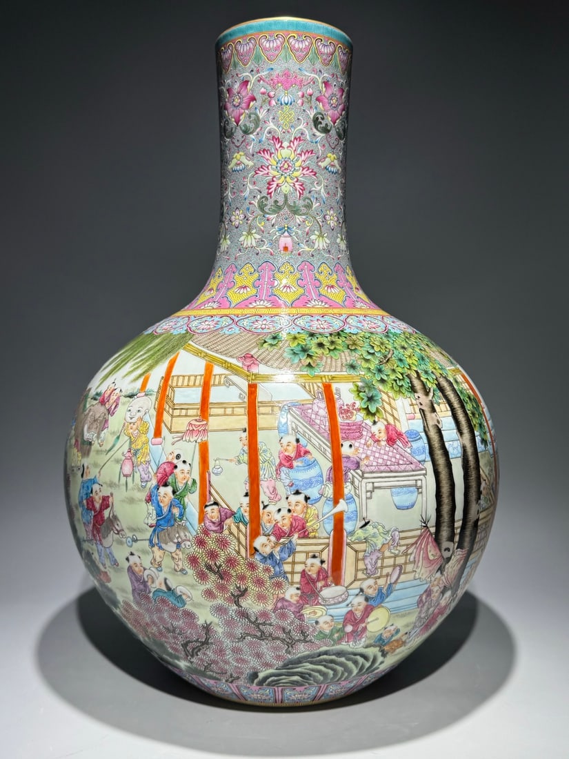 A Huge Famille-Rose Green Ground Character and Story Pattern Vase: A Huge Famille-Rose Green Ground Character and Story Pattern Vase,Qing Dynasty,China,Qianlong Six-character Mark,Size:21.7inx15.7in 粉彩绿地人物故事 