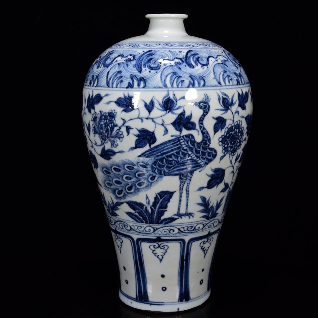 A Rare Blue and White Lotus and Peacock Pattern Vase: A Rare Blue and White Lotus and Peacock Pattern Vase,Yuan Dynasty, China,Size:13.4inx7.1in 青花缠枝莲孔雀纹瓶,中国元代