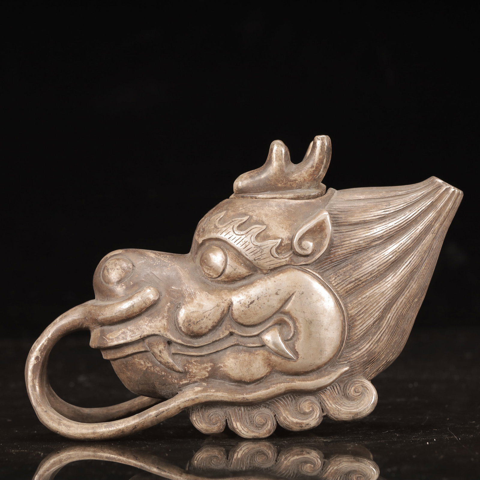 An Exquisite Silver Dragon Pattern Ewer (1 of 8)