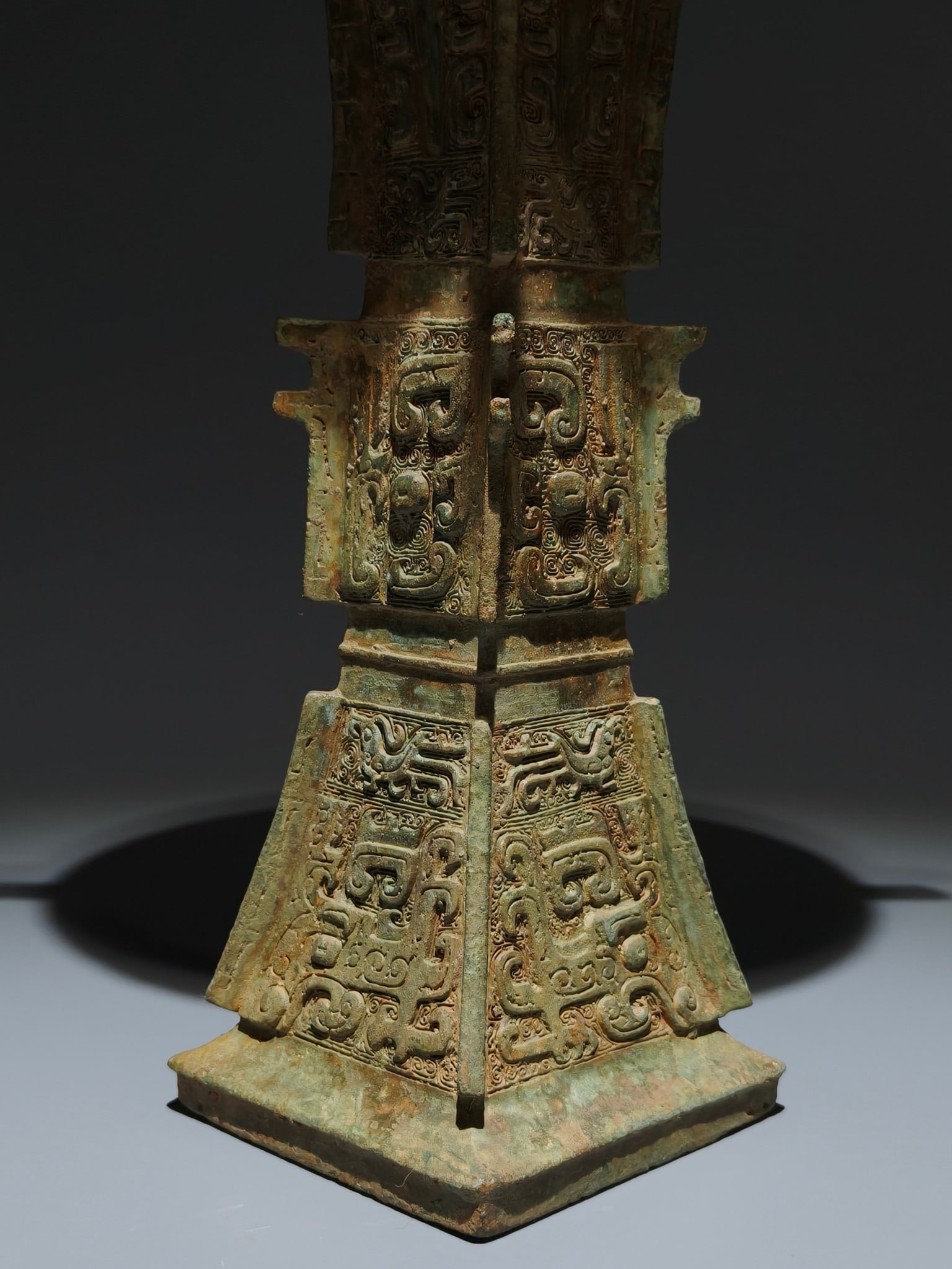 An Archaic Bronze Beast-Face Pattern Vase - 2