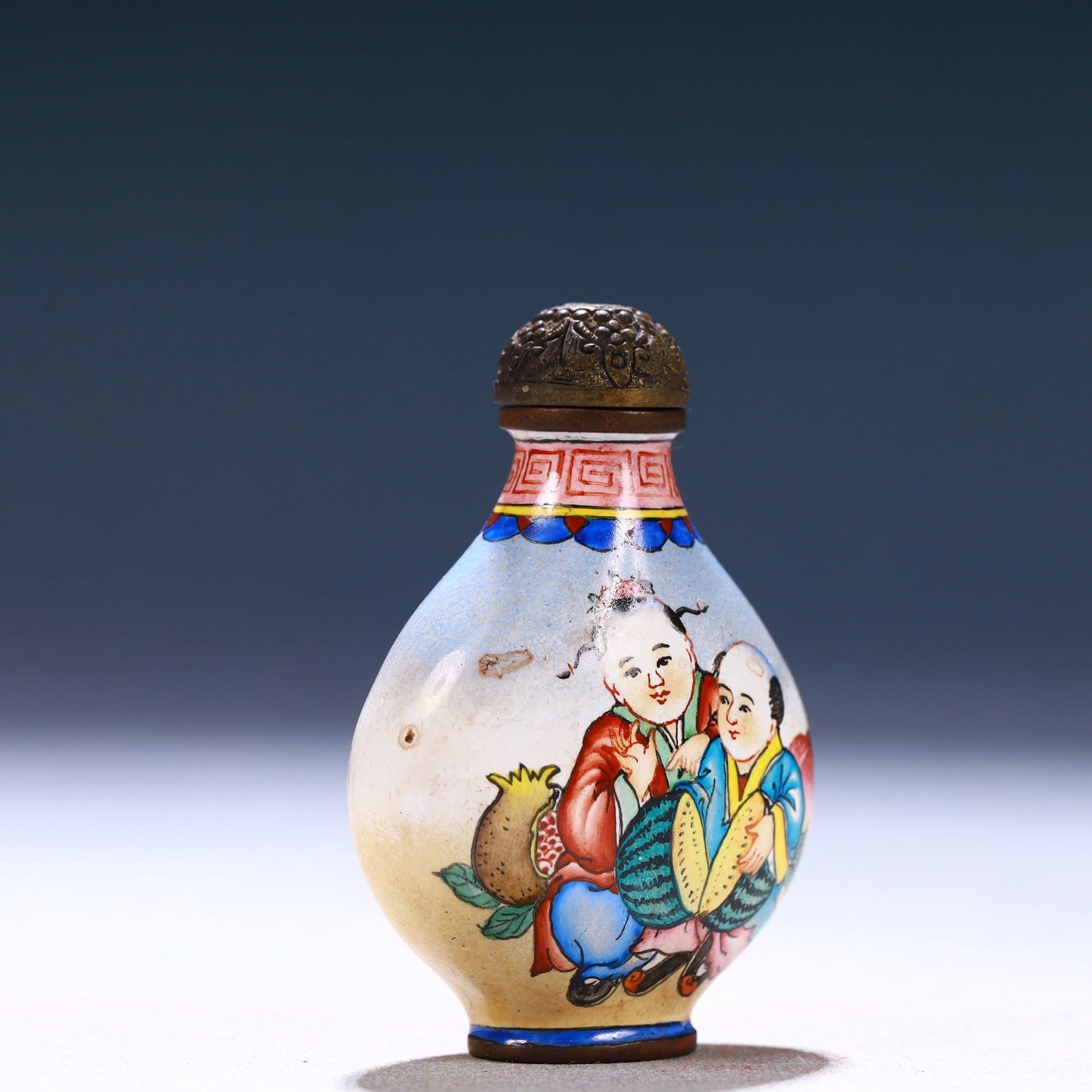 An Exquisite Painted Enamel Figure Pattern Snuff Bottle - 3