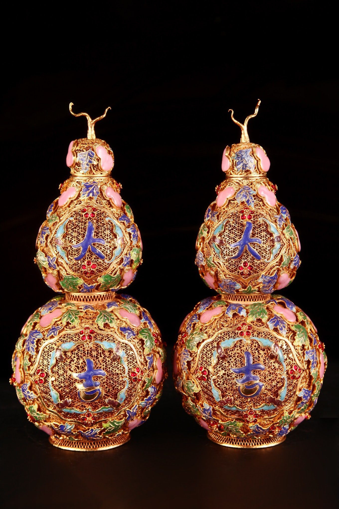 A Pair of Exquisite Filigree and Gilding Gourd Pattern Gourd Vases,Inlaid Gems (1 of 9)
