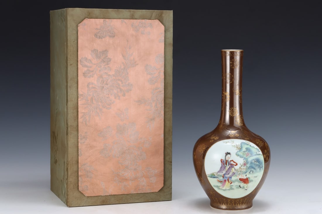 A Rare Famille-Rose Purplish Gold Glazed Painted Gold Character and Story Pattern Vase: A Rare Famille-Rose Purplish Gold Glazed Painted Gold Character and Story Pattern Vase,Qing Dynasty, China,Qianlong Six-character Mark,Size:12.7inx6.4in 粉彩紫金釉描