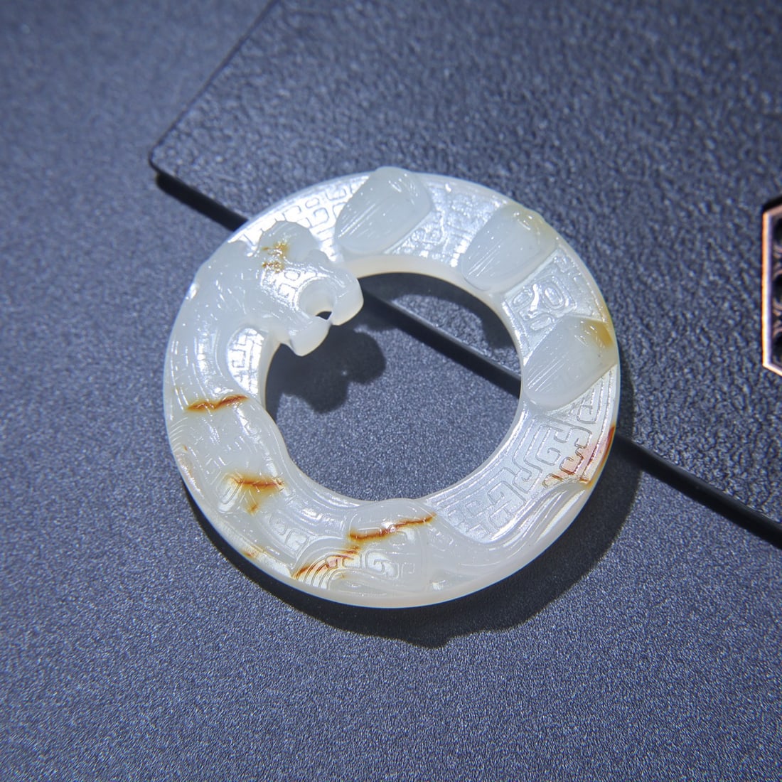 An Exquisite Agate Cicada Pattern Pendant - 8