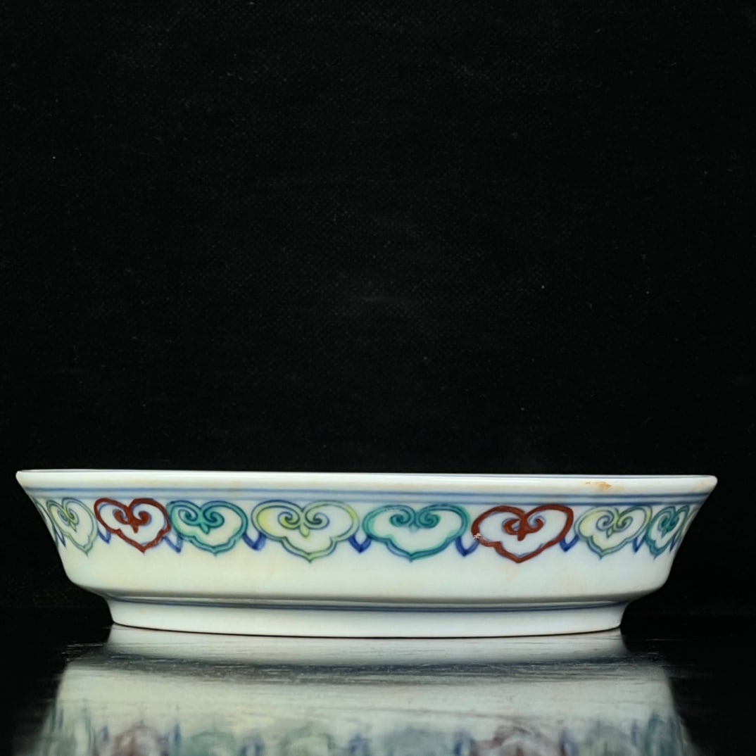 An Exquisite Doucai Pine and Deer Pattern Plate - 6