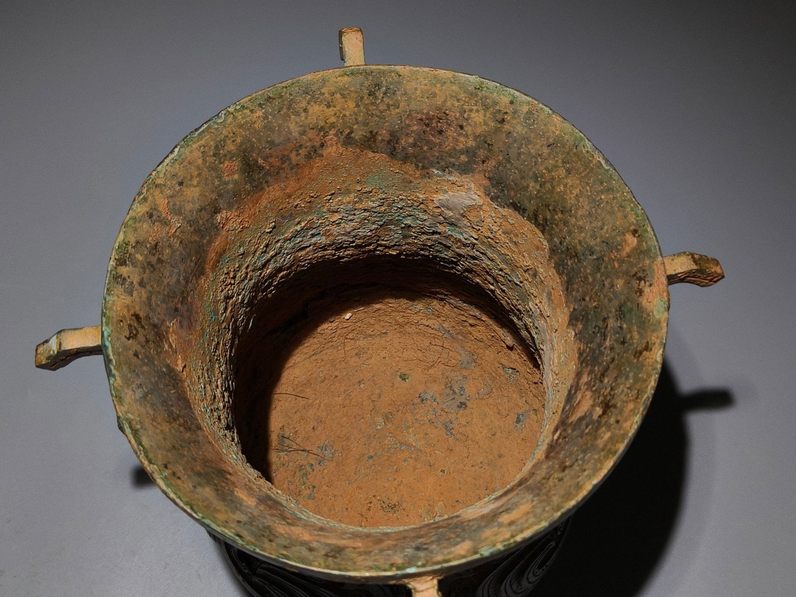 An Archaic Bronze Phoenix Pattern Libation Cup - 8