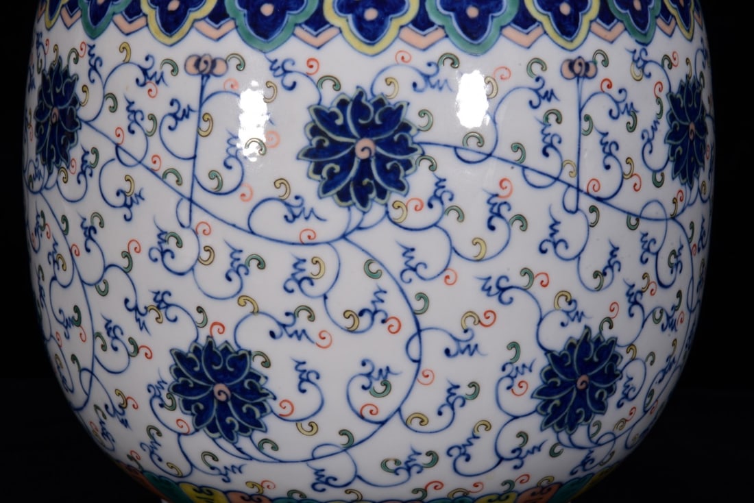 A Huge Doucai Lotus Pattern Vase - 7