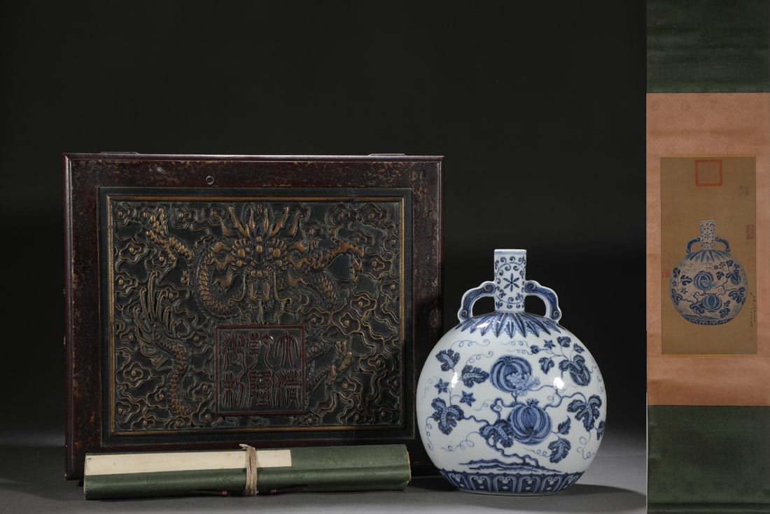 An Exquisite Blue and White Pumpkin Pattern Double-Ears Vase,With Vertical Scroll Painting on Silk: An Exquisite Blue and White Pumpkin Pattern Double-Ears Vase,With Vertical Scroll Painting on Silk,Ming Dynasty, China,Size:11inx8.3in,(Without frame)23.6inx10.8in 青花南瓜 