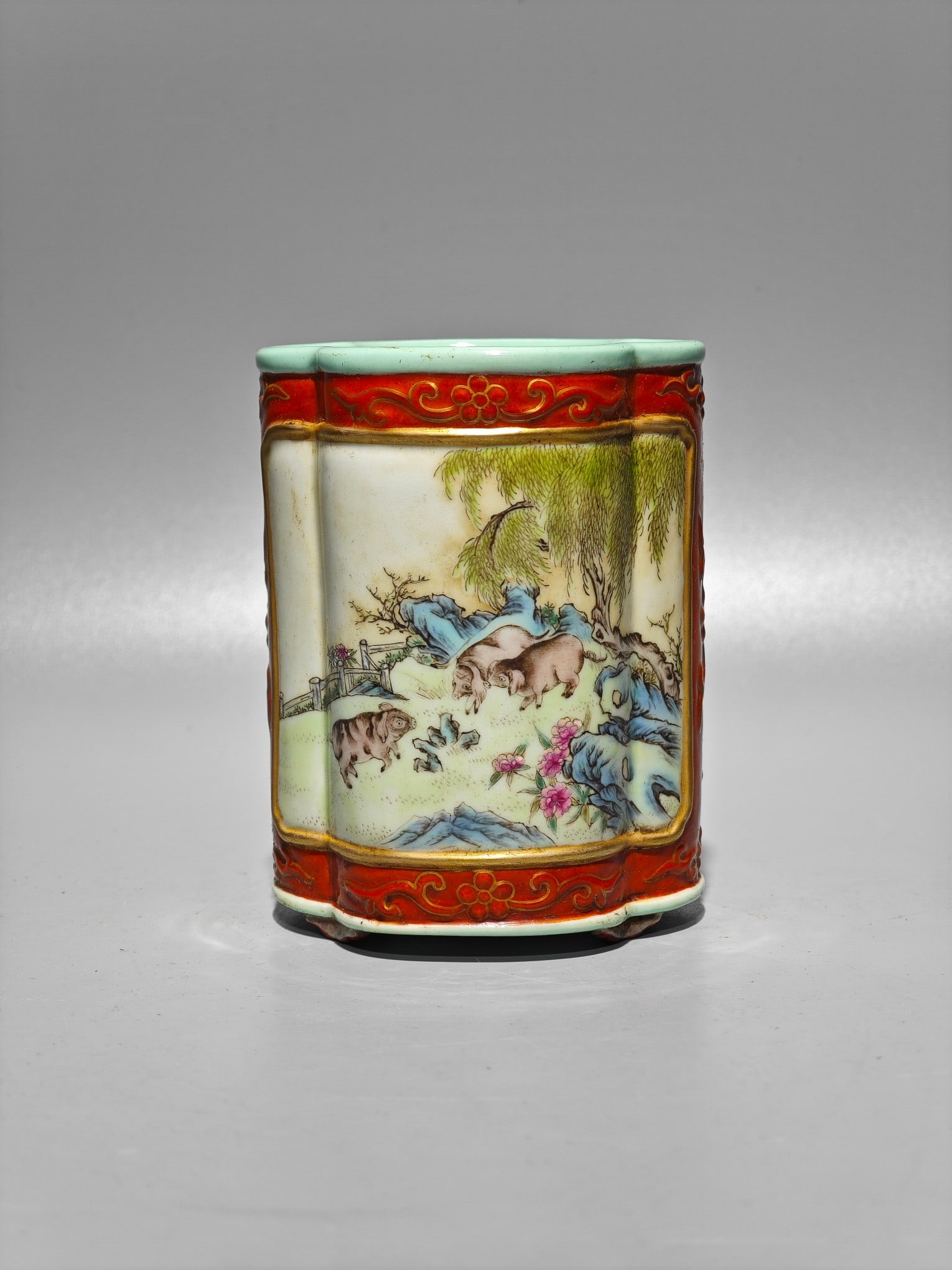 An Exquisite Famille-Rose Red Glazed Painted Gold Animal Pattern four legs Brush Pot (1 of 9)